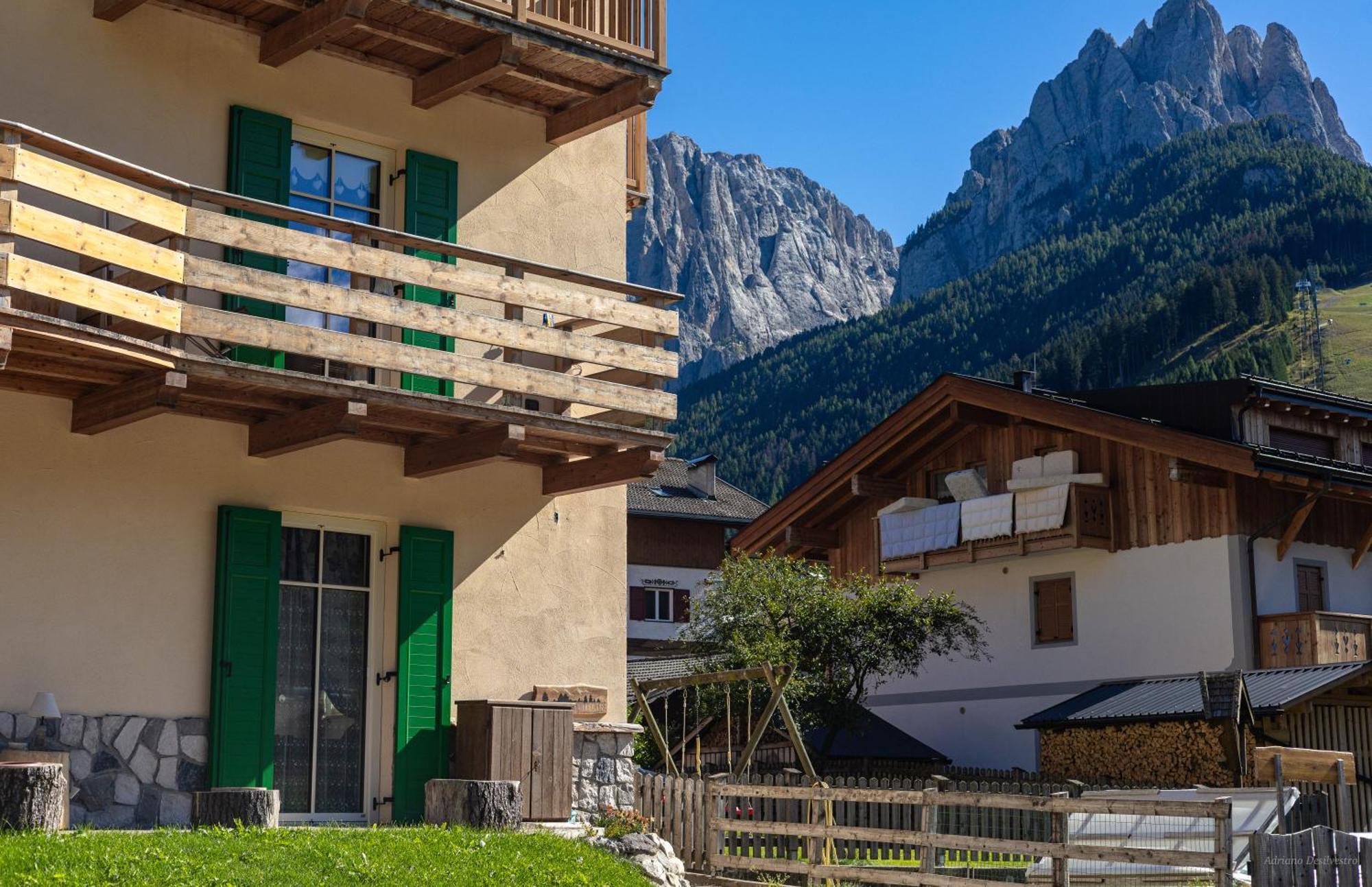 Majon De La Nona Hotel Pozza di Fassa Exterior photo